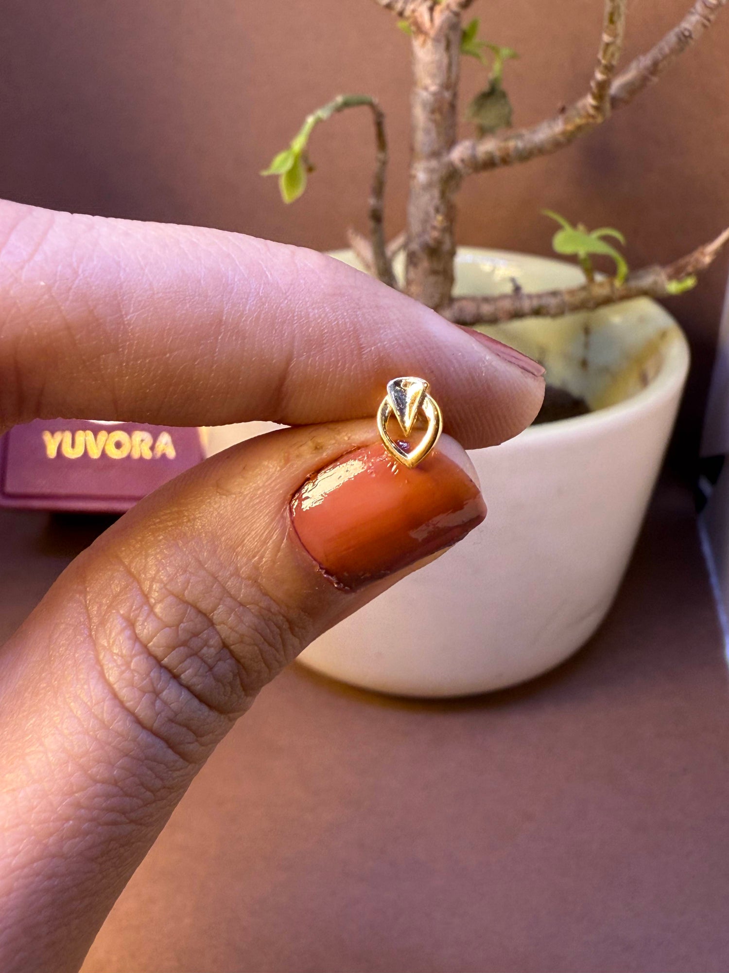 Leaf Within Gold Nose Pin – Simple 18K Nose Pin Gold Design for Women