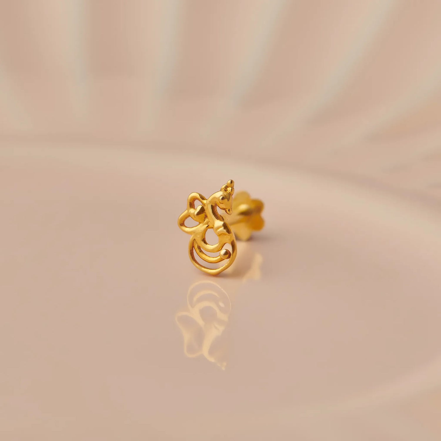 Peacock Swarn Gold Nose Pin – Simple 18K Nose Pin Gold Design for Women