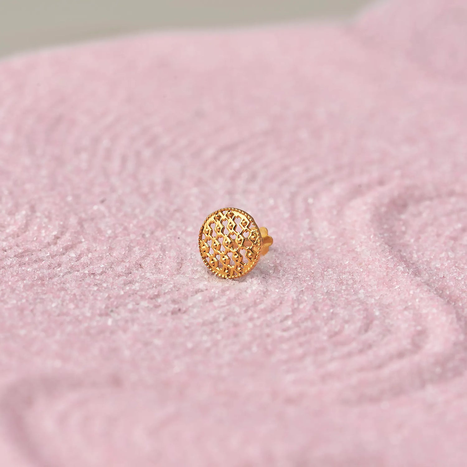 Regal Lattice Gold Nose Pin – Simple 18K Nose Pin Gold Design for Women