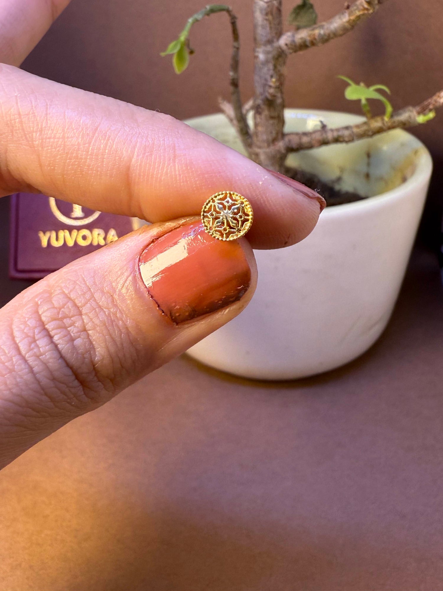 Petal Elegance Gold Nose Pin – Simple 18K Nose Pin Gold Design for Women