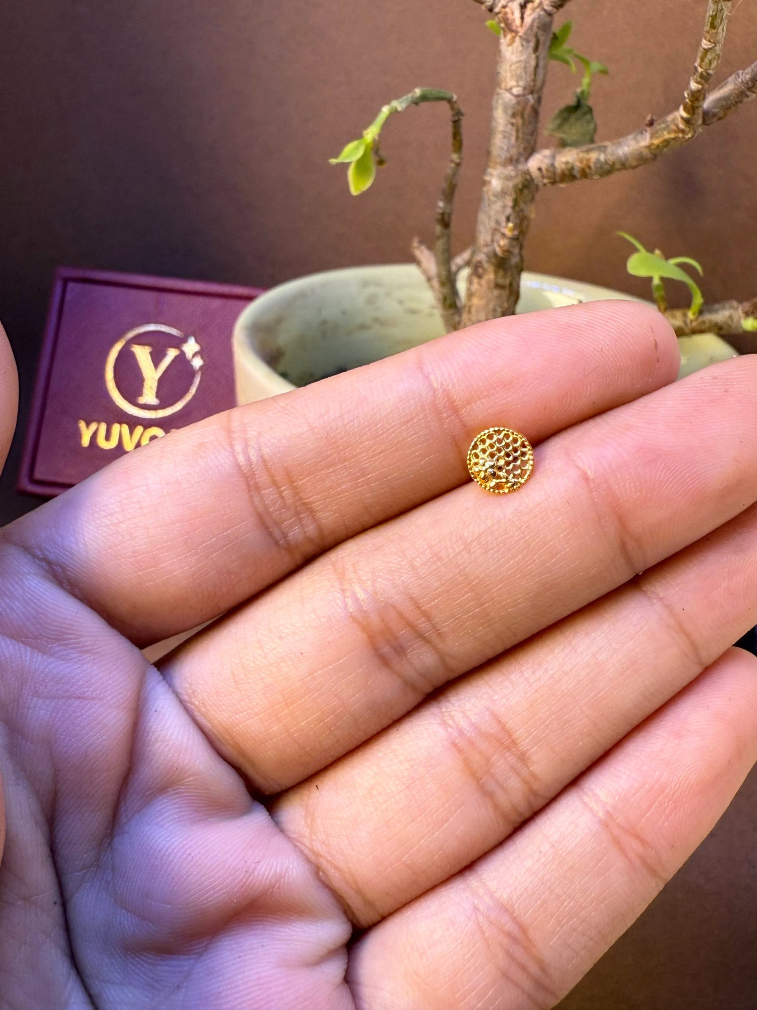 Honeycomb Blossom Gold Nose Pin – Simple 18K Nose Pin Gold Design for Women