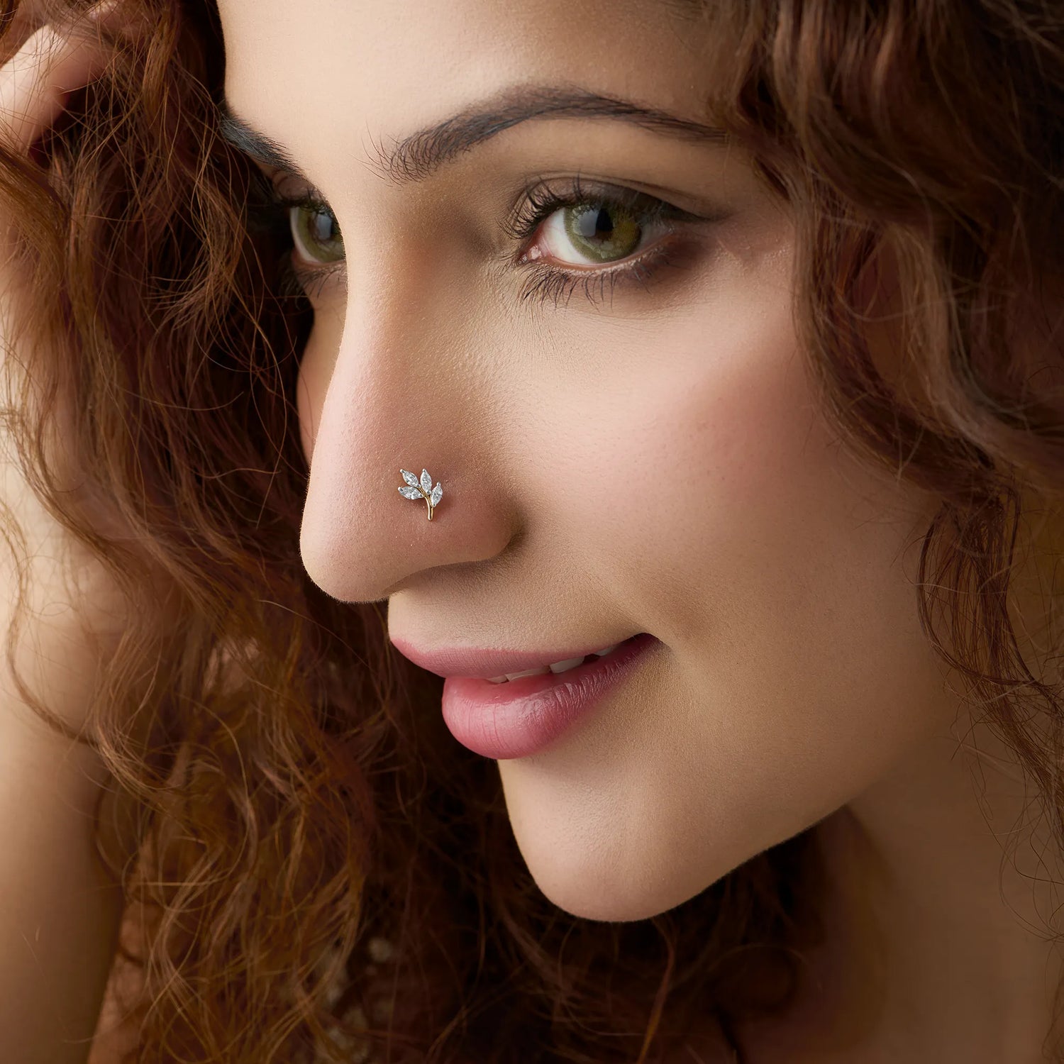 Leaf Gem 4 Solitaire Leaf Nose Pin Gold With Diamond For Women