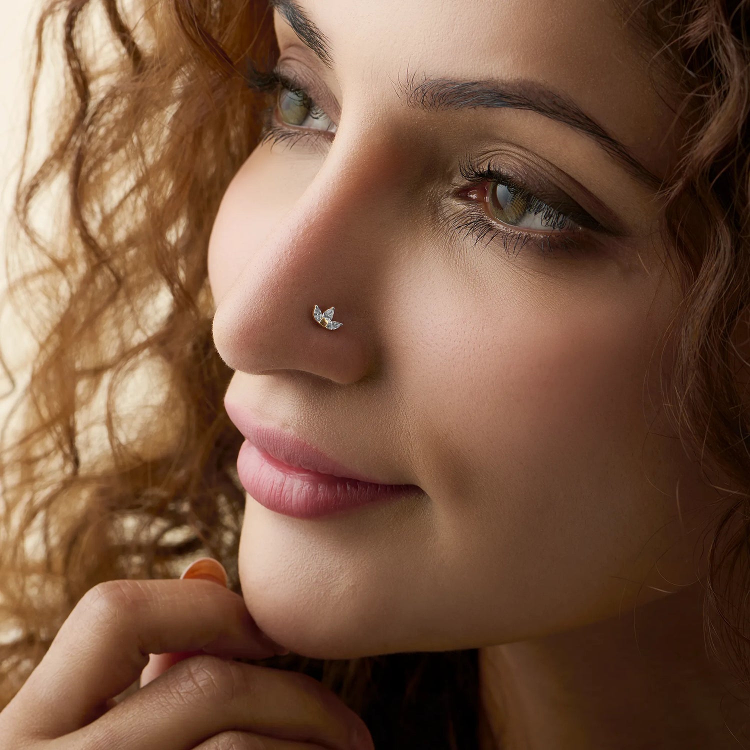 Crown Petal 3 Solitaire In Crown Shape Diamond Nose Pin Gold