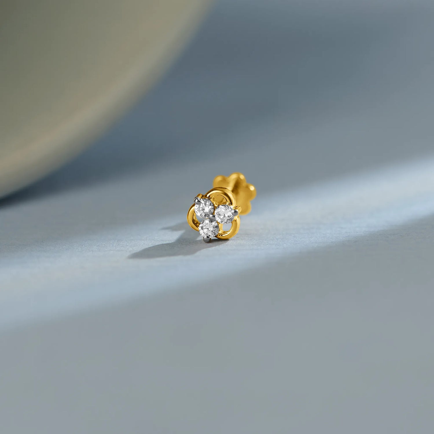 Clover Spark with 3 Diamond And Gold Nose Pin Online