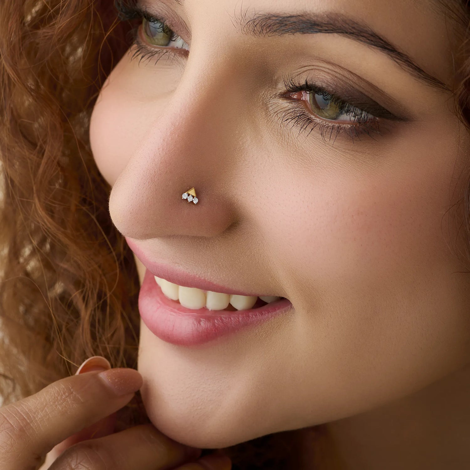 Apex Cascade Triangle Shaped with 3 diamond And Gold Nose Pin Online