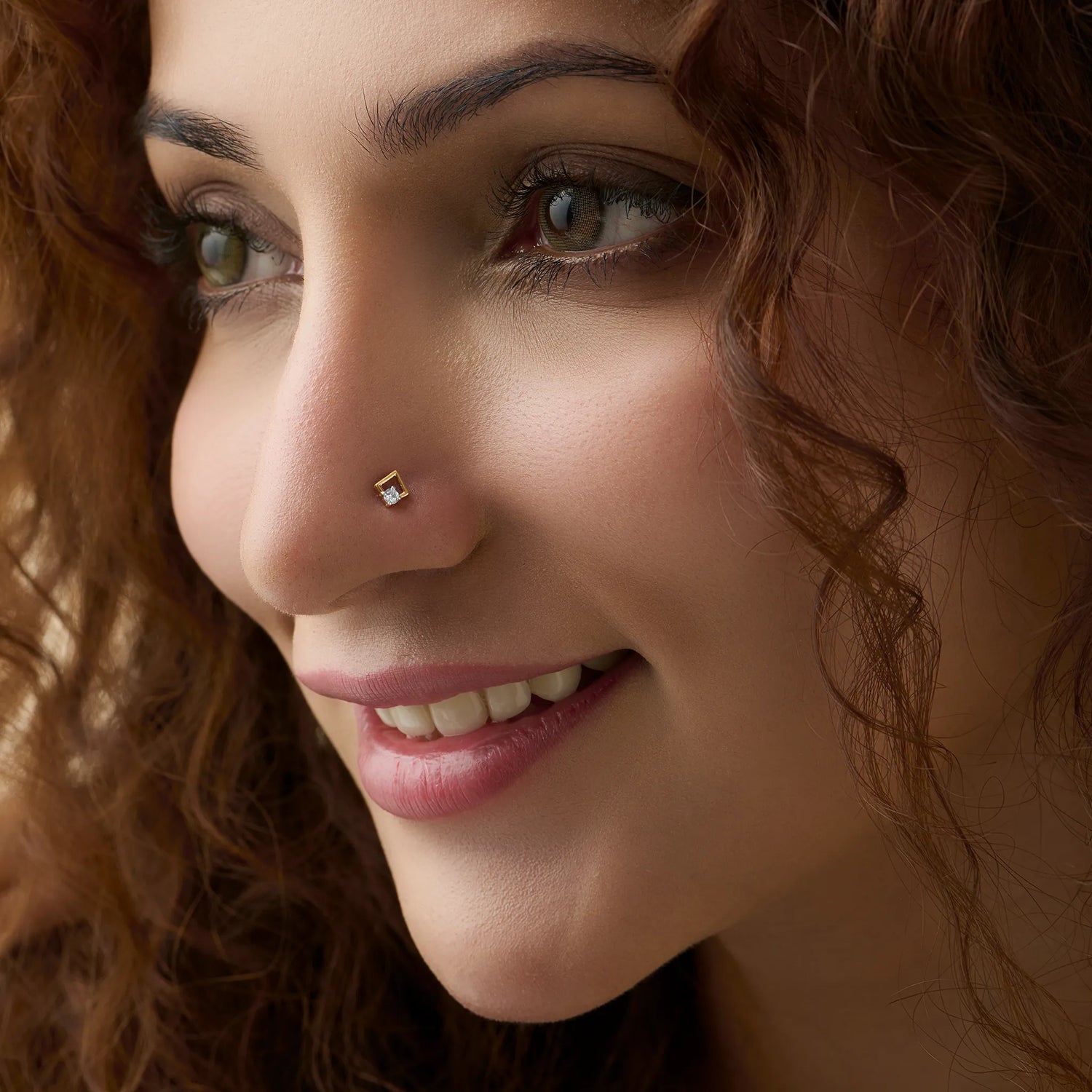 Diamond Square Single Solitaire Gold Diamond Nose Pin For Women