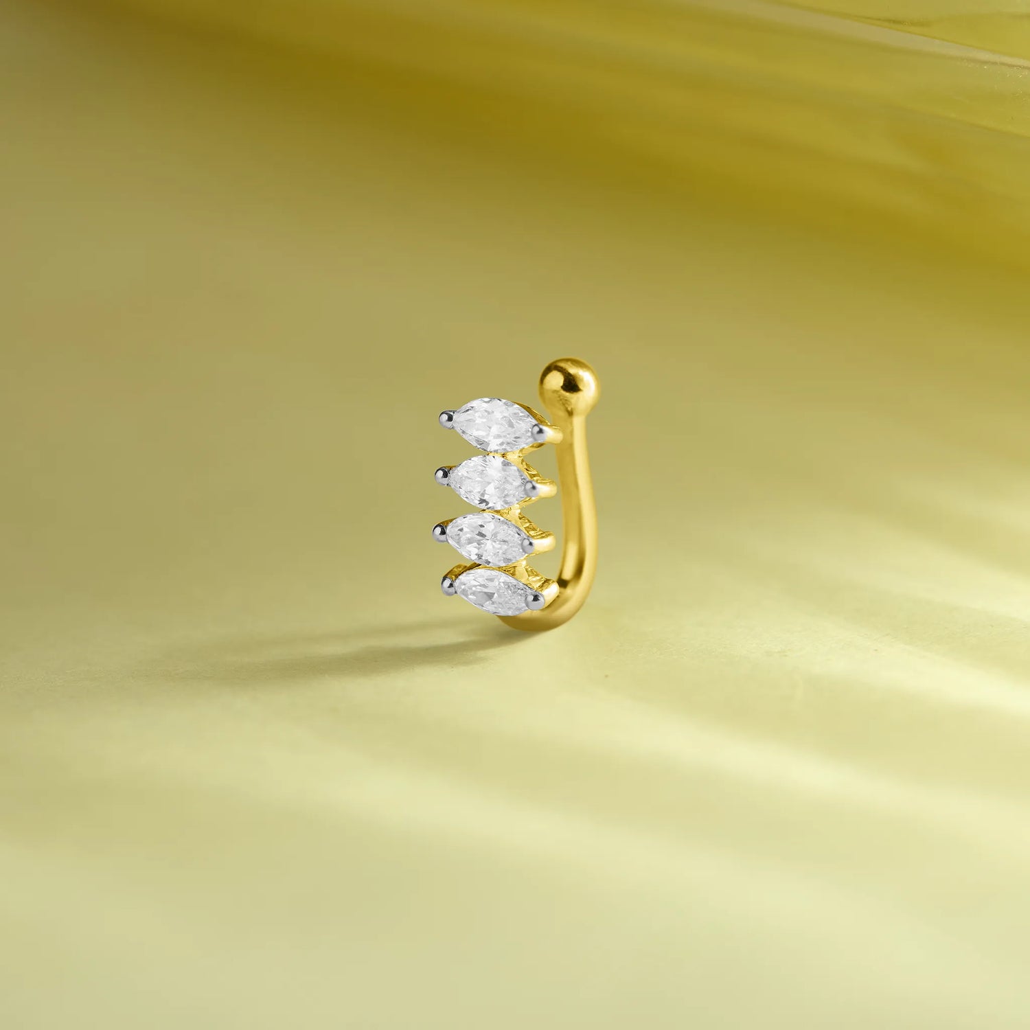 Marquise Flow Minimal Diamond And Gold Nose Pin Deisgn For Women