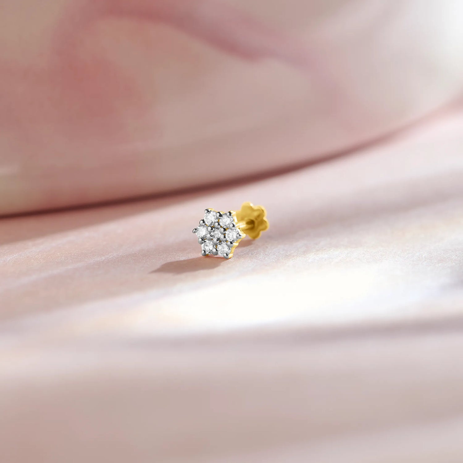 Cluster Glow Diamond Nose Pin Gold For Women Online
