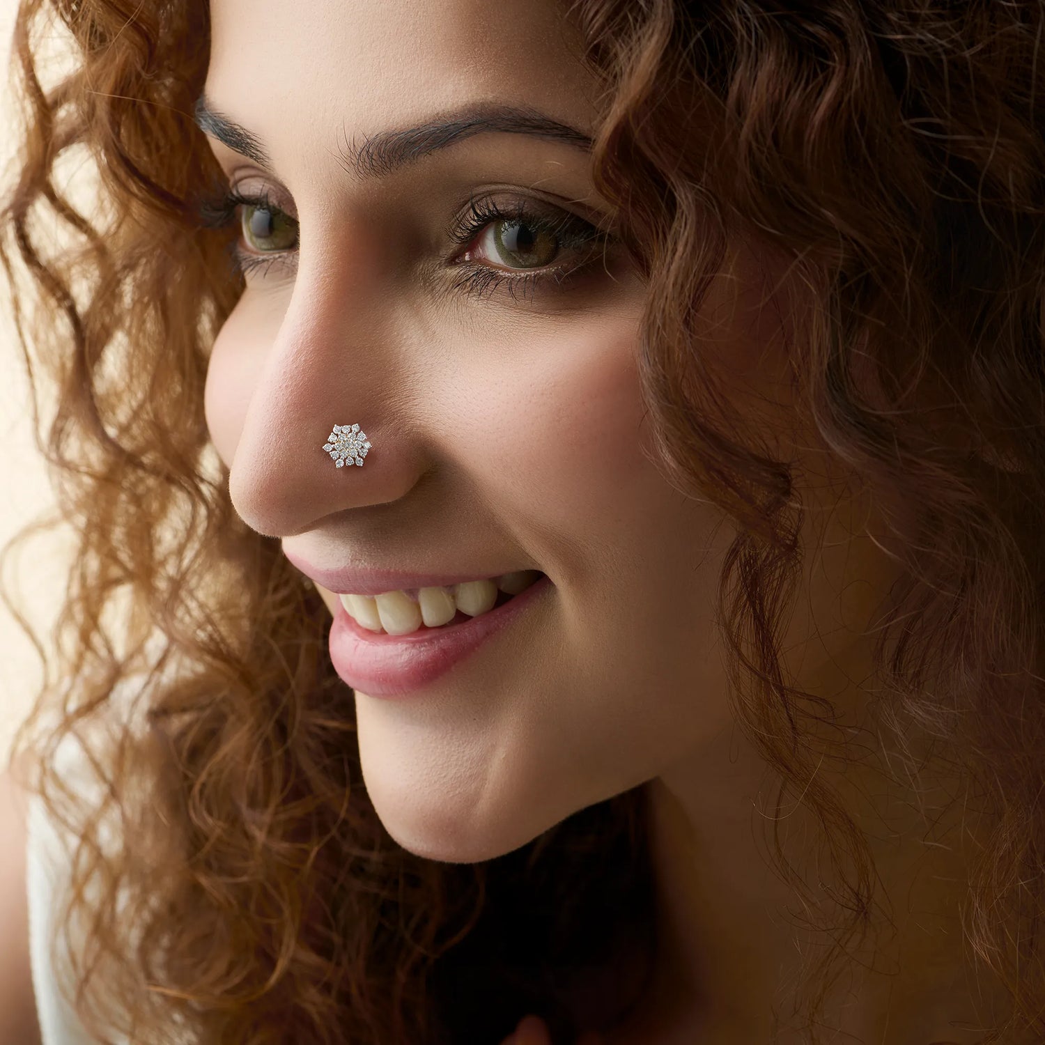 Cluster Burst Cloud Inspired Gold Diamond Nose Pin