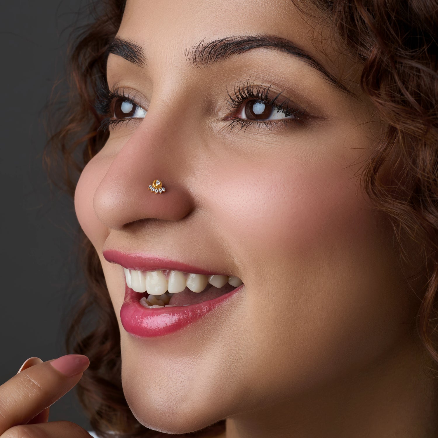 Trisha Gold Nose Pin With Diamond