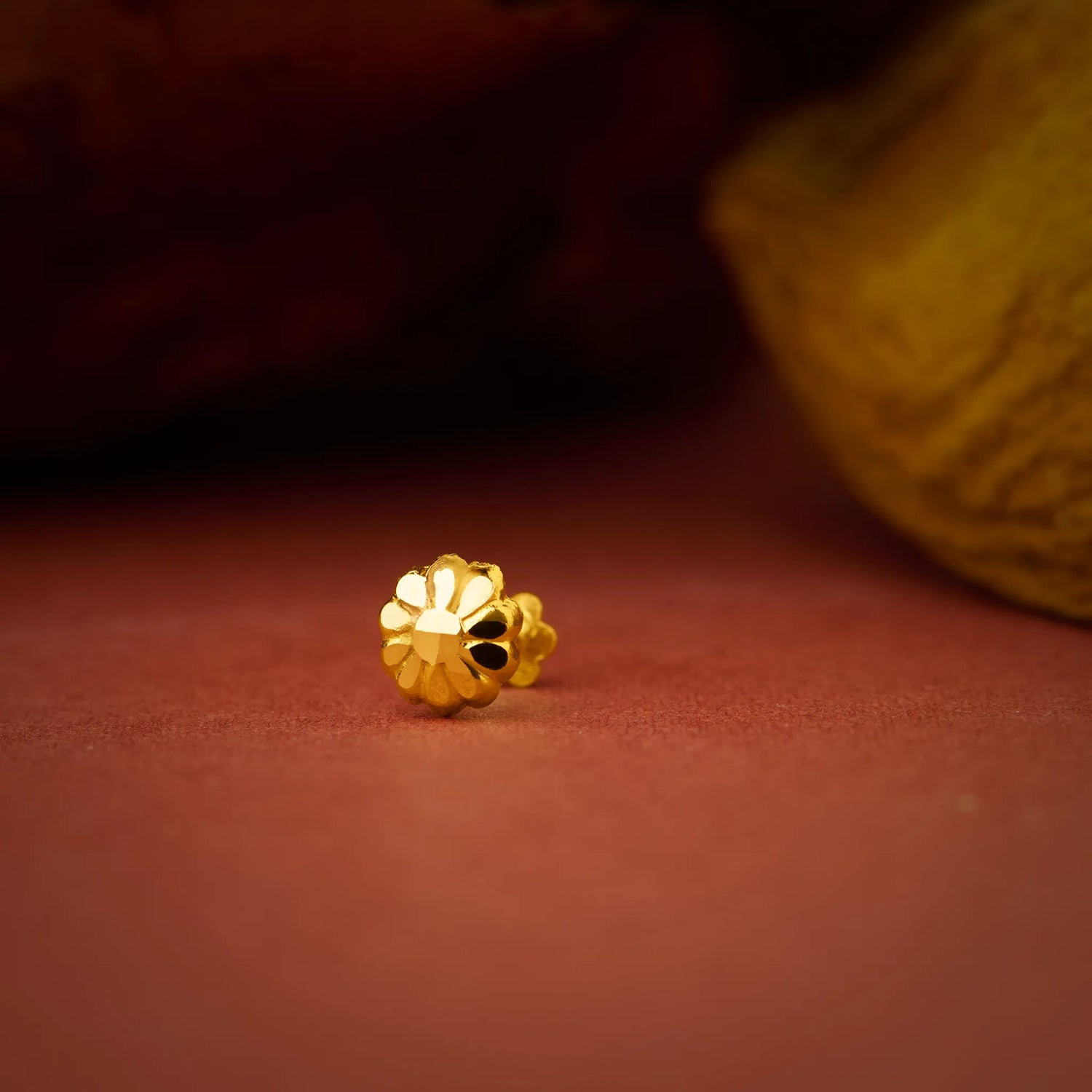 Dewkiss Bud 18K Floral-Inspired Gold Nose Pin Design For Females