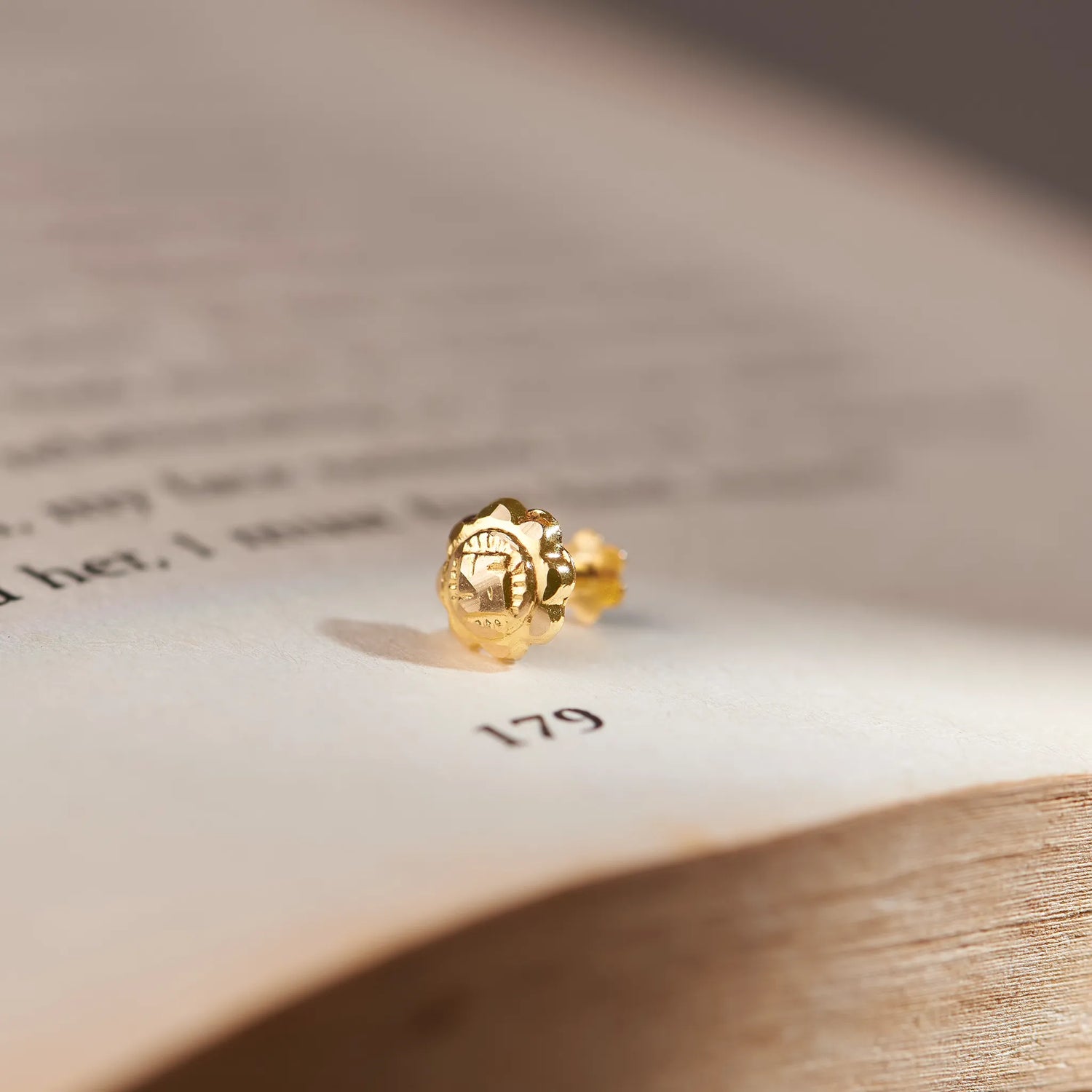 Swastik Bloom Gold Nose Pin – Simple 18K Nose Pin Gold Design for Women