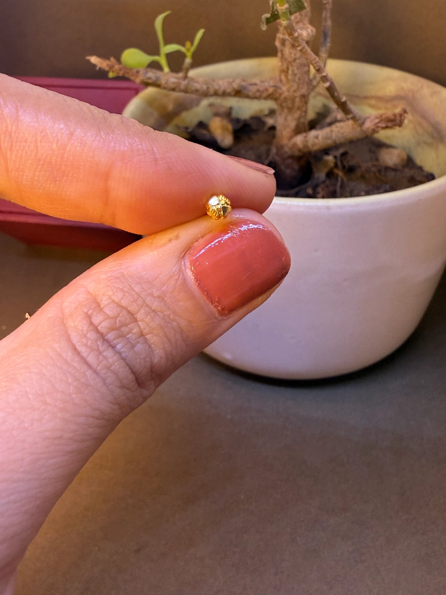 Floral Crest Gold Nose Pin – Simple 18K Nose Pin Gold Design for Women