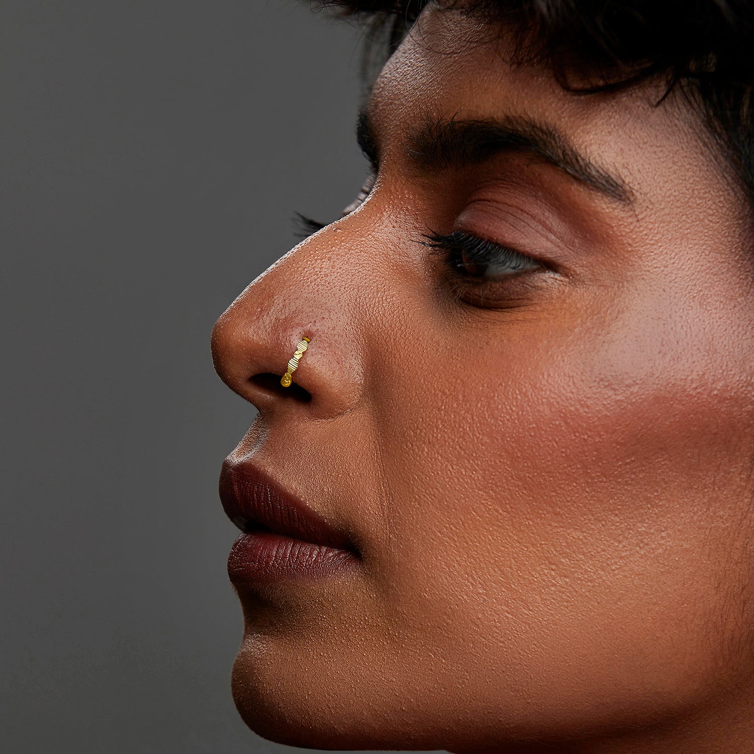 Twist Rhythm Band Gold Nose Ring – Elegant Gold Nose Ring for Women