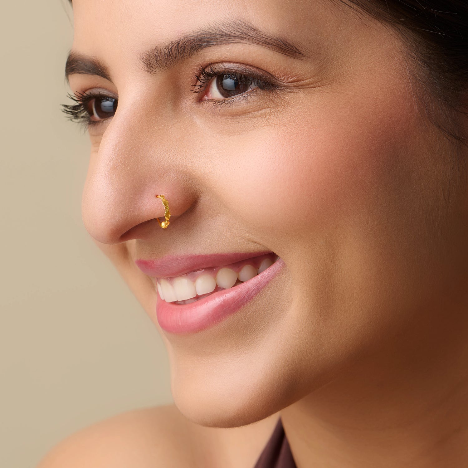 Twist Rhythm Band Gold Nose Ring – Elegant Gold Nose Ring for Women