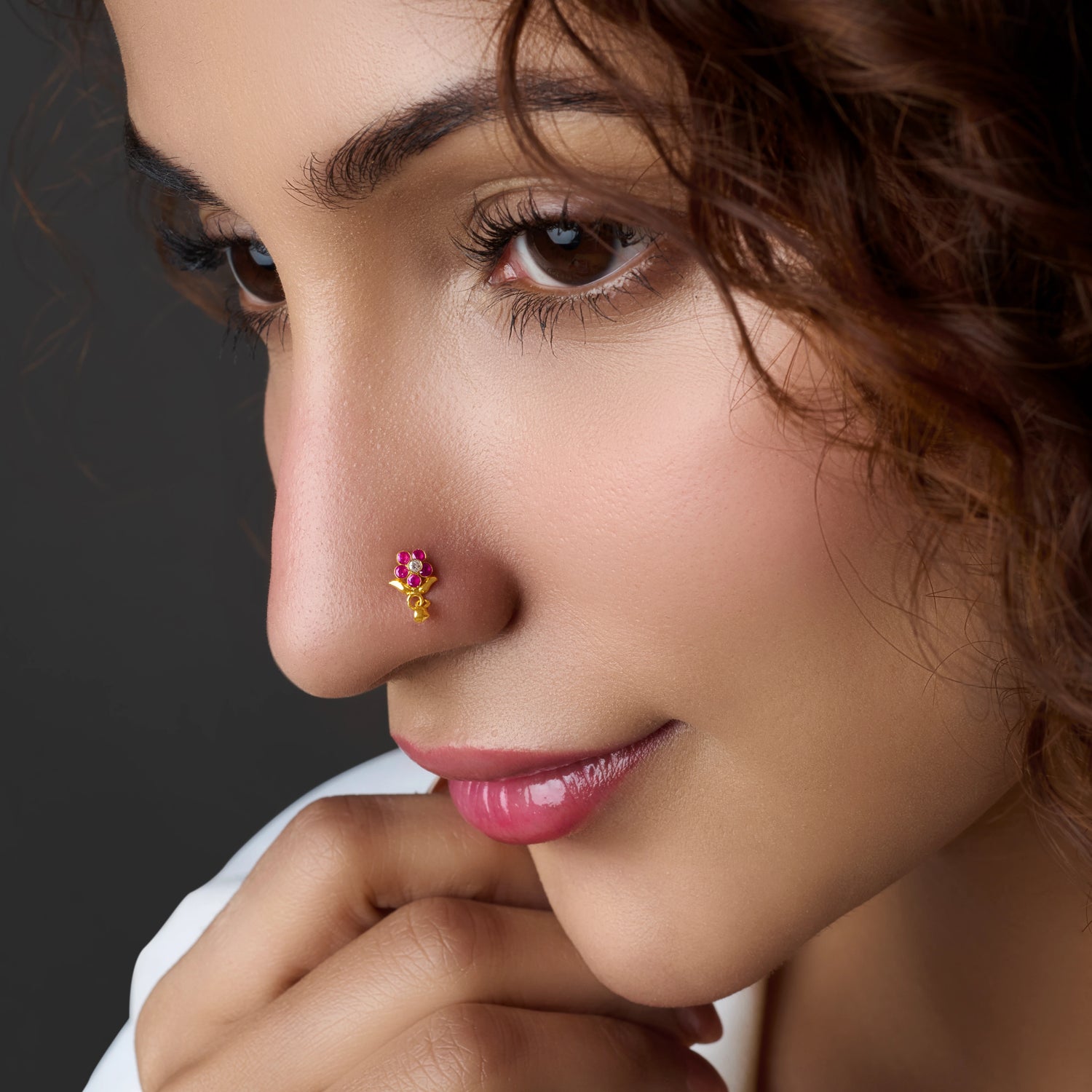 Flower Delite 18K Crimson Stone Gold Nose Pin Online