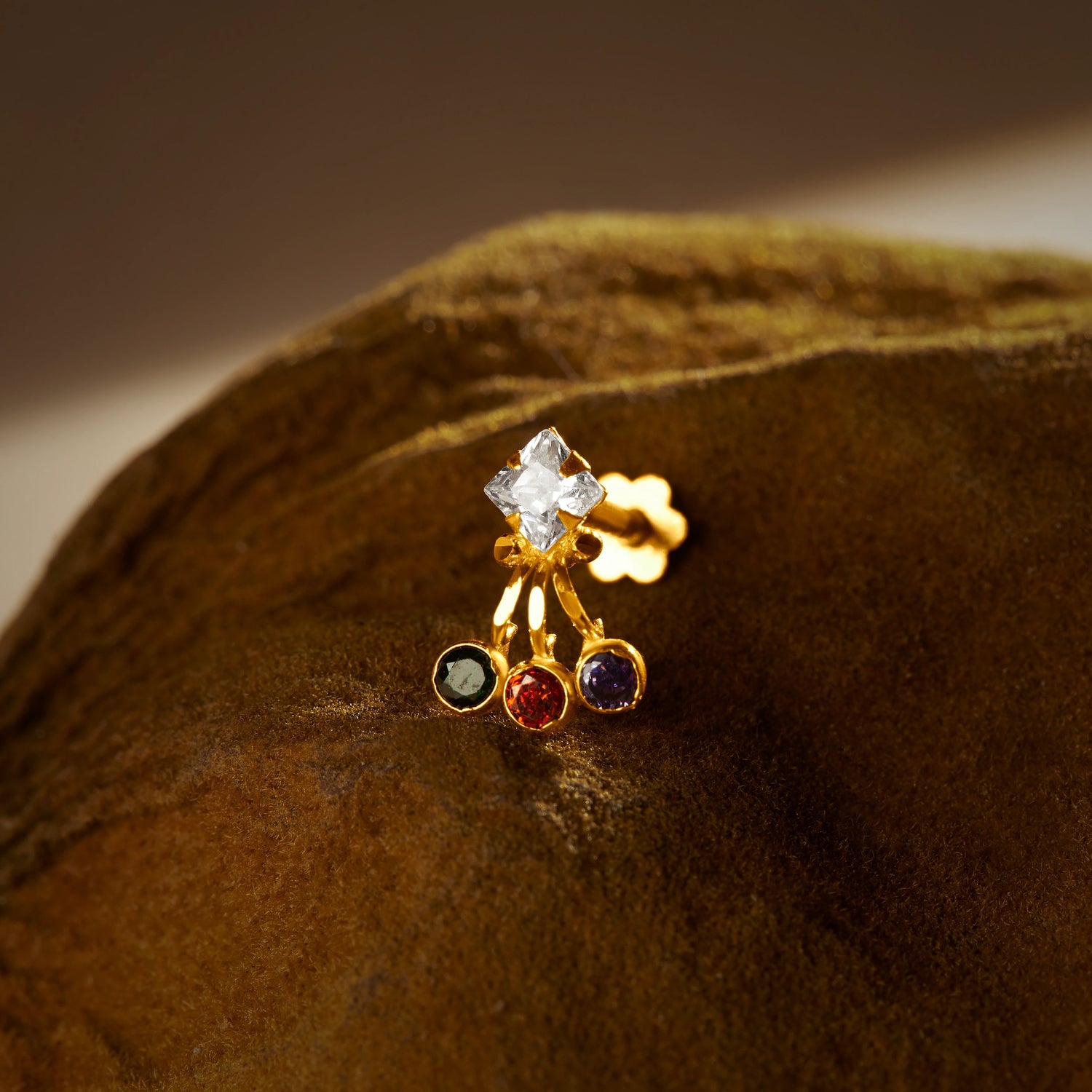 Stone Trio 18K Flower-Inspired Gold Stone Nose Pin For Women
