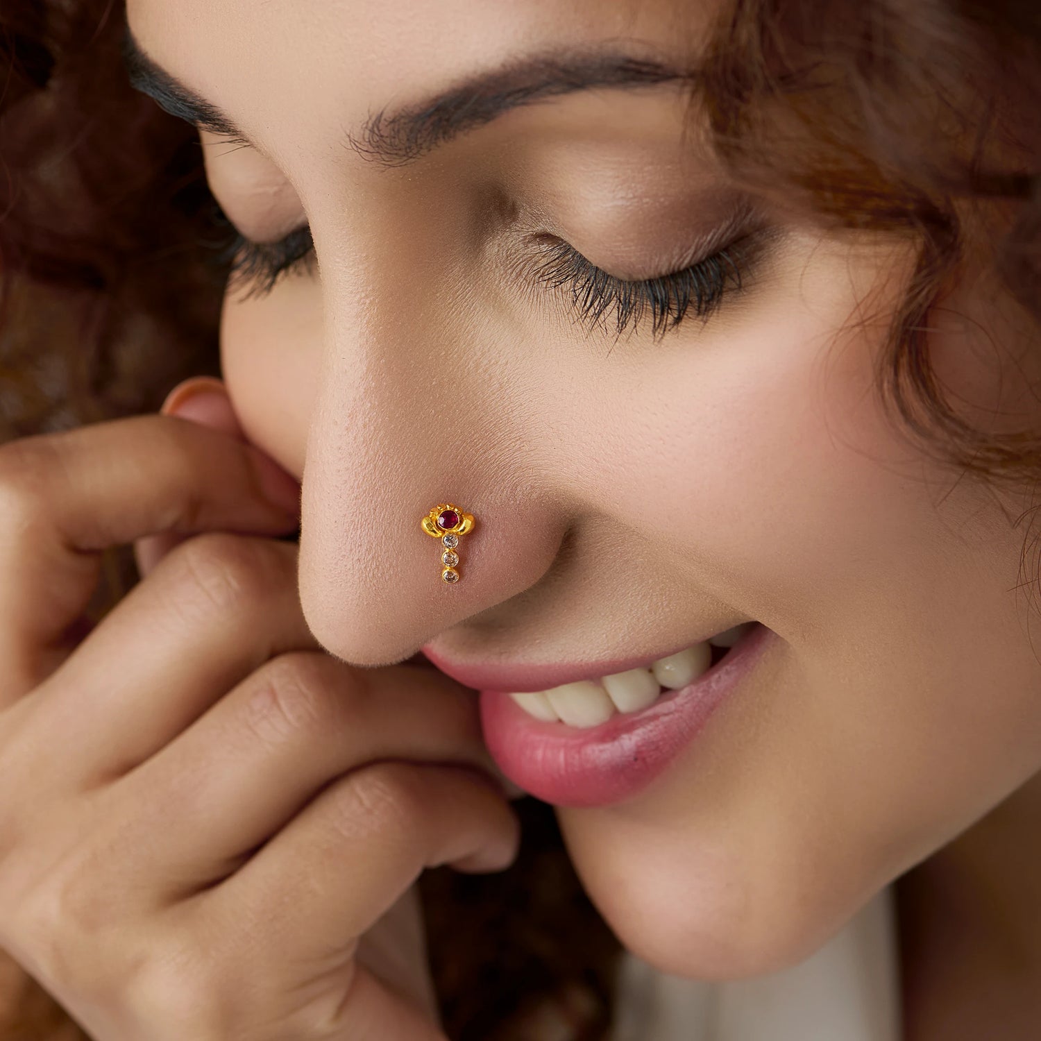 Trishul Stone 18K Gold Nose Pin For Women Online