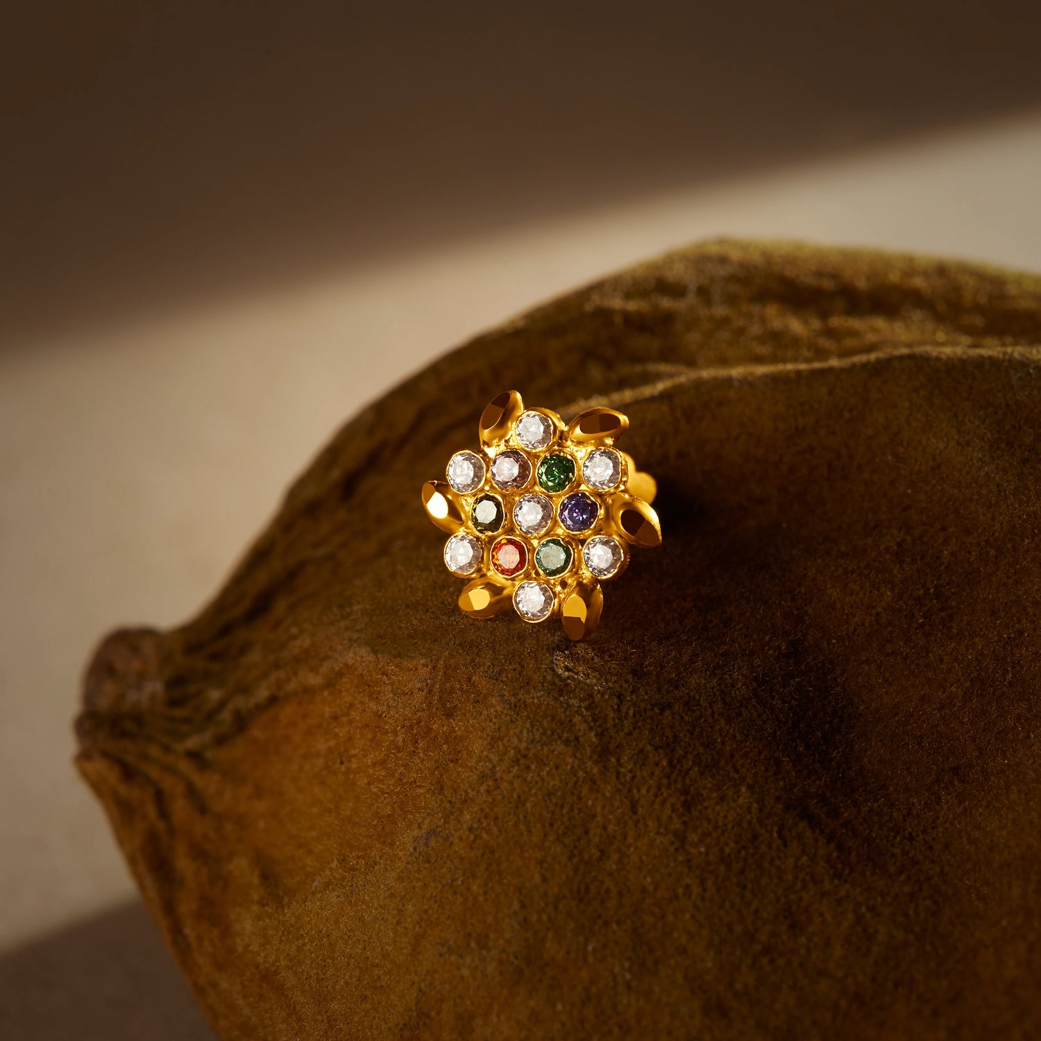 Golden Swirl 18K Diamond Inspired Stone Gold Nose Pin For Women