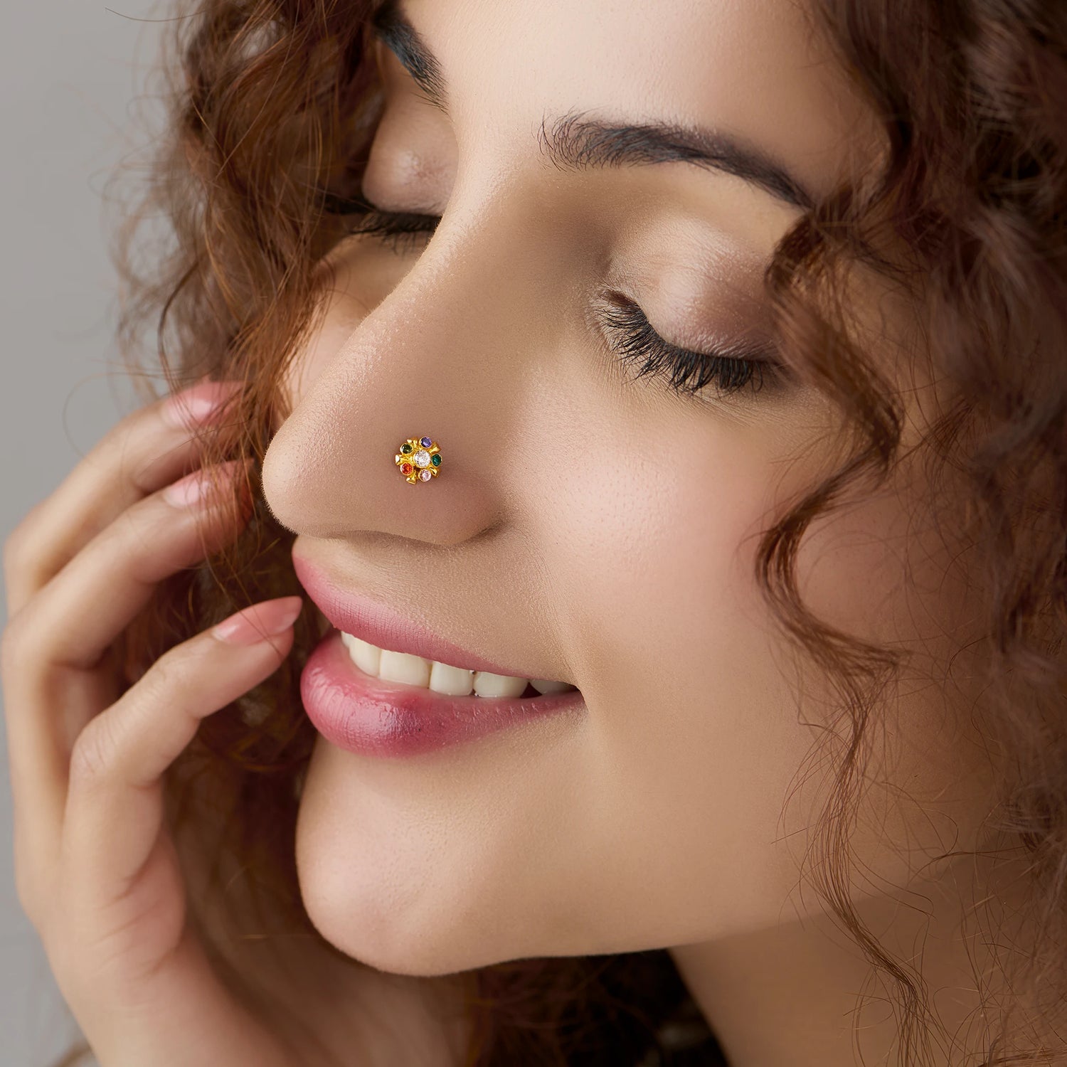 Diamond Radiance 18K Diamond Inspired Star Looking Stone Gold Nose Pin Design