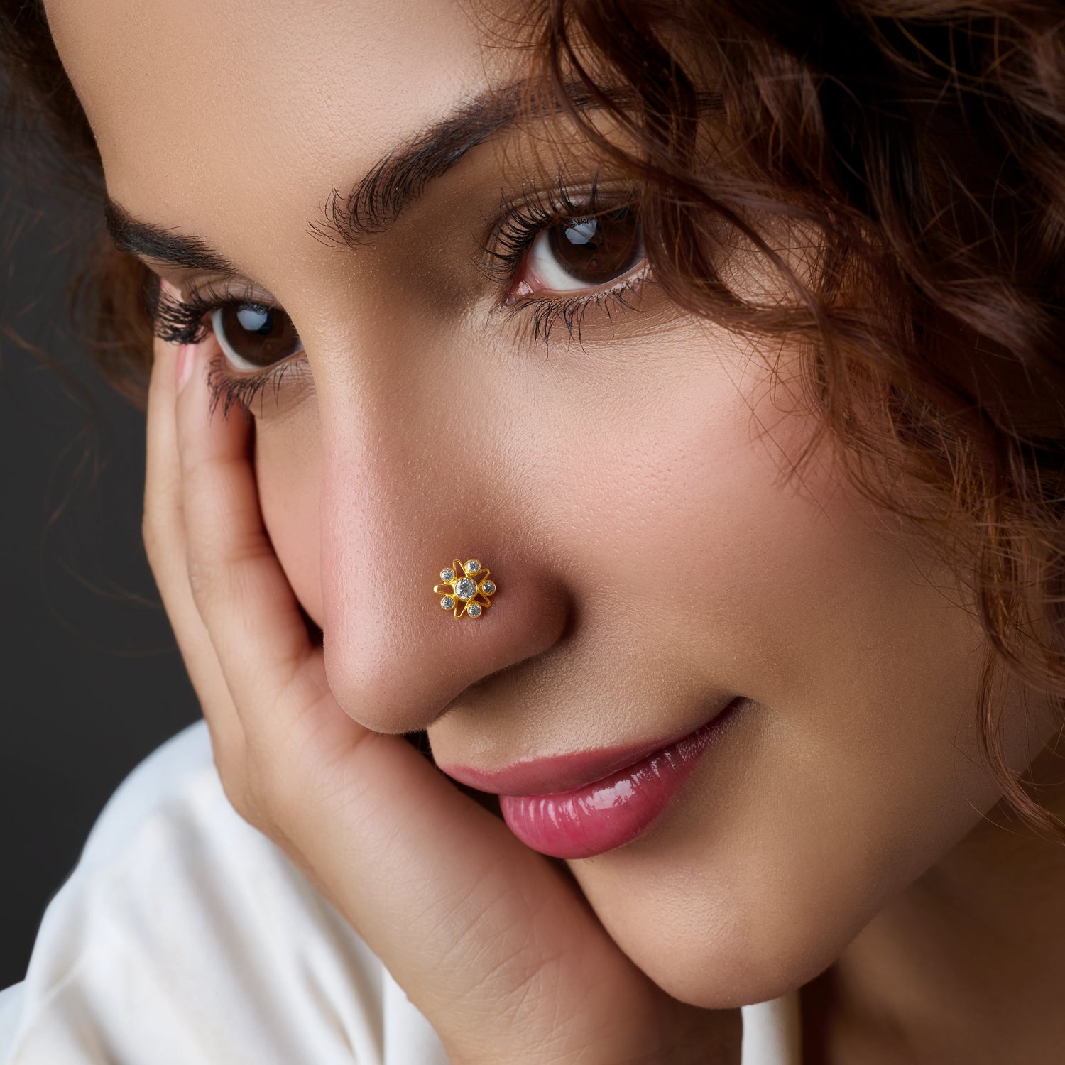Twinkle Star 18K 6 Stone Nose Pin Gold For Women Online
