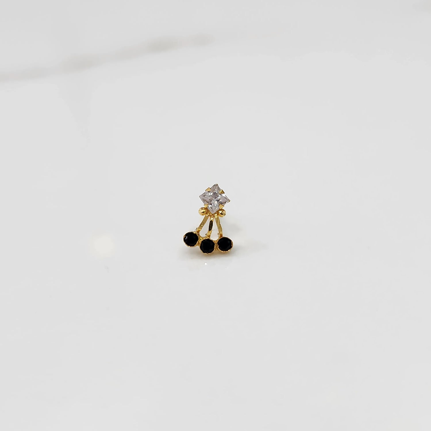 Stone Trio 18K Flower-Inspired Gold Stone Nose Pin For Women
