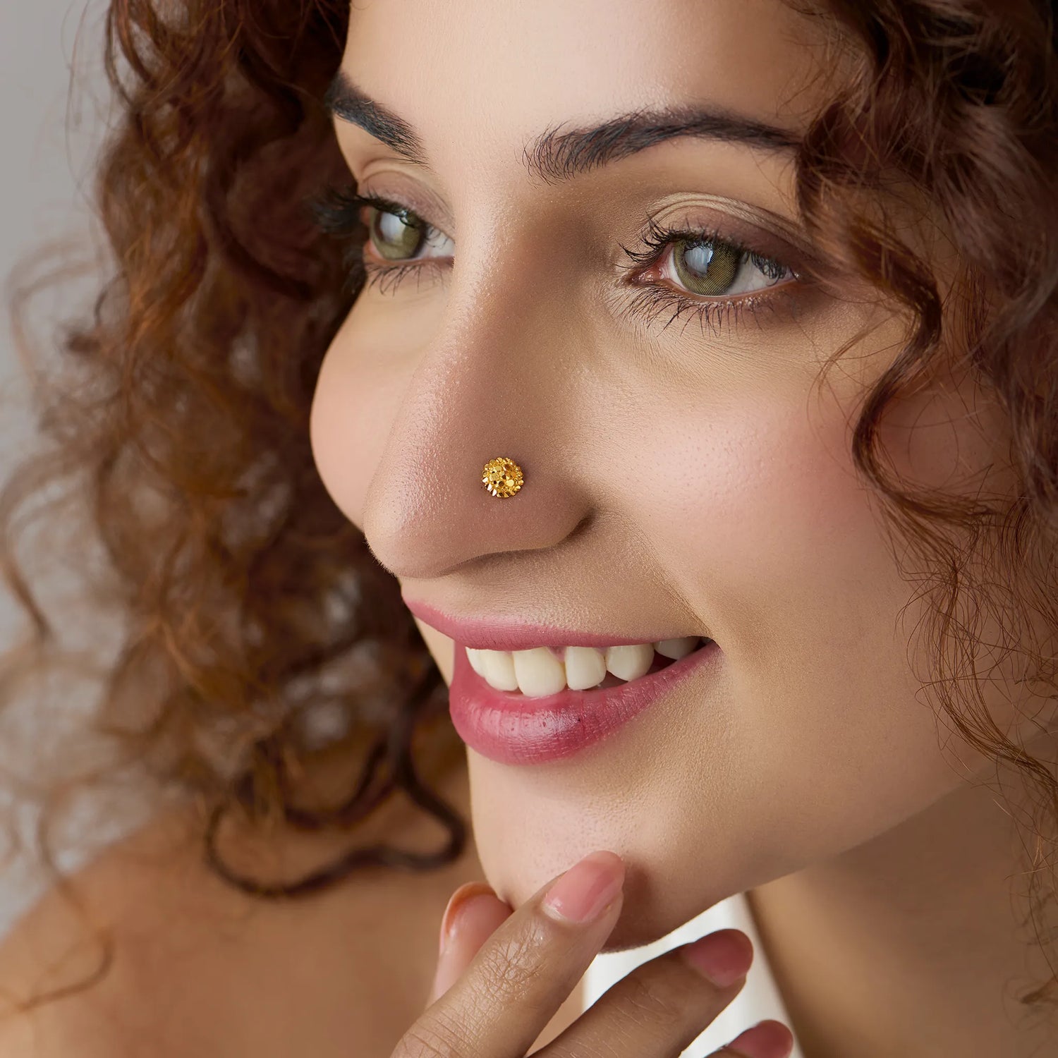 Auric Corona 18K Round Diamond Cut Nose Pin Gold For Women