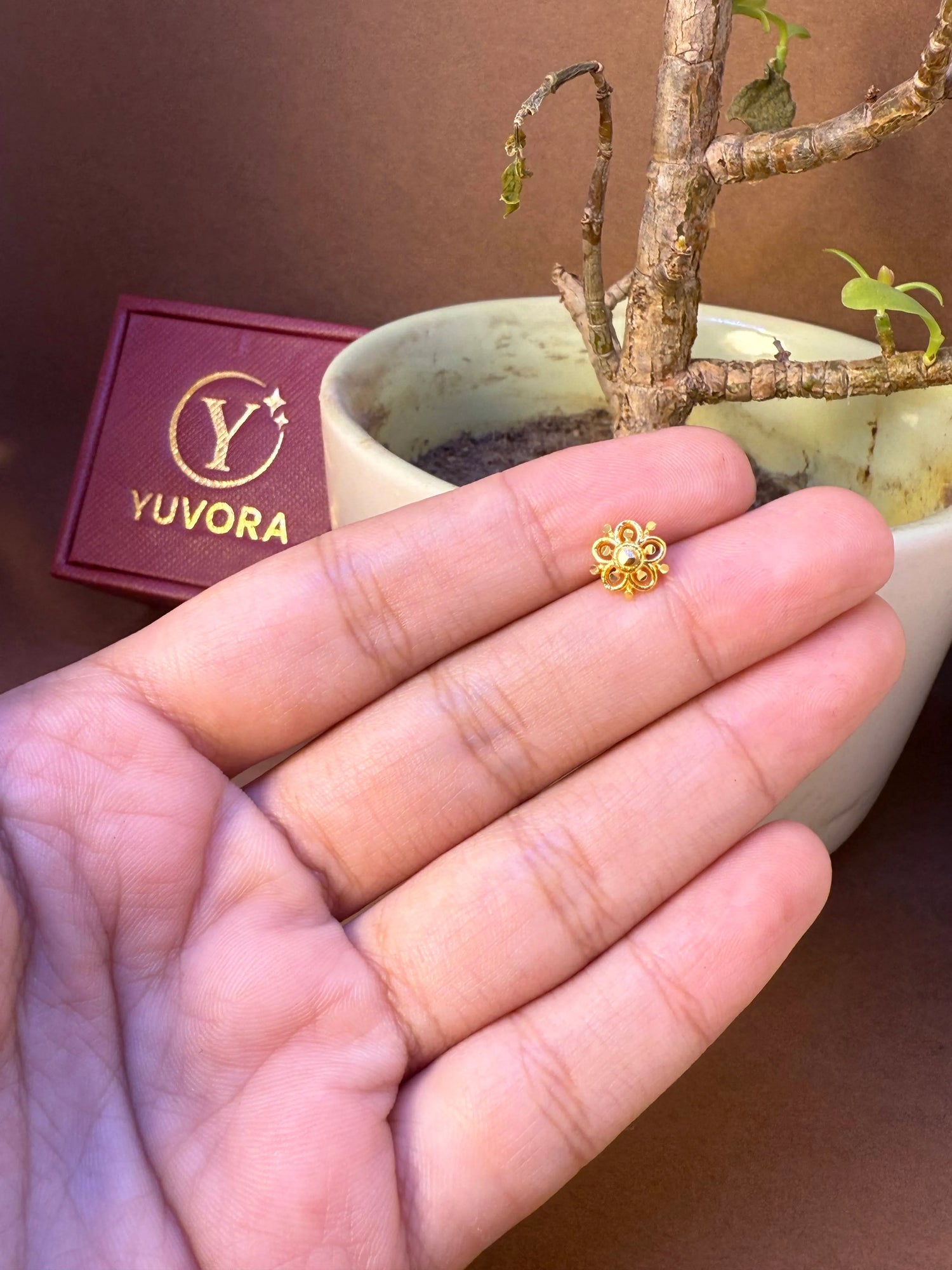 Regal Petal Gold Nose Pin – Simple 18K Nose Pin Gold Design for Women