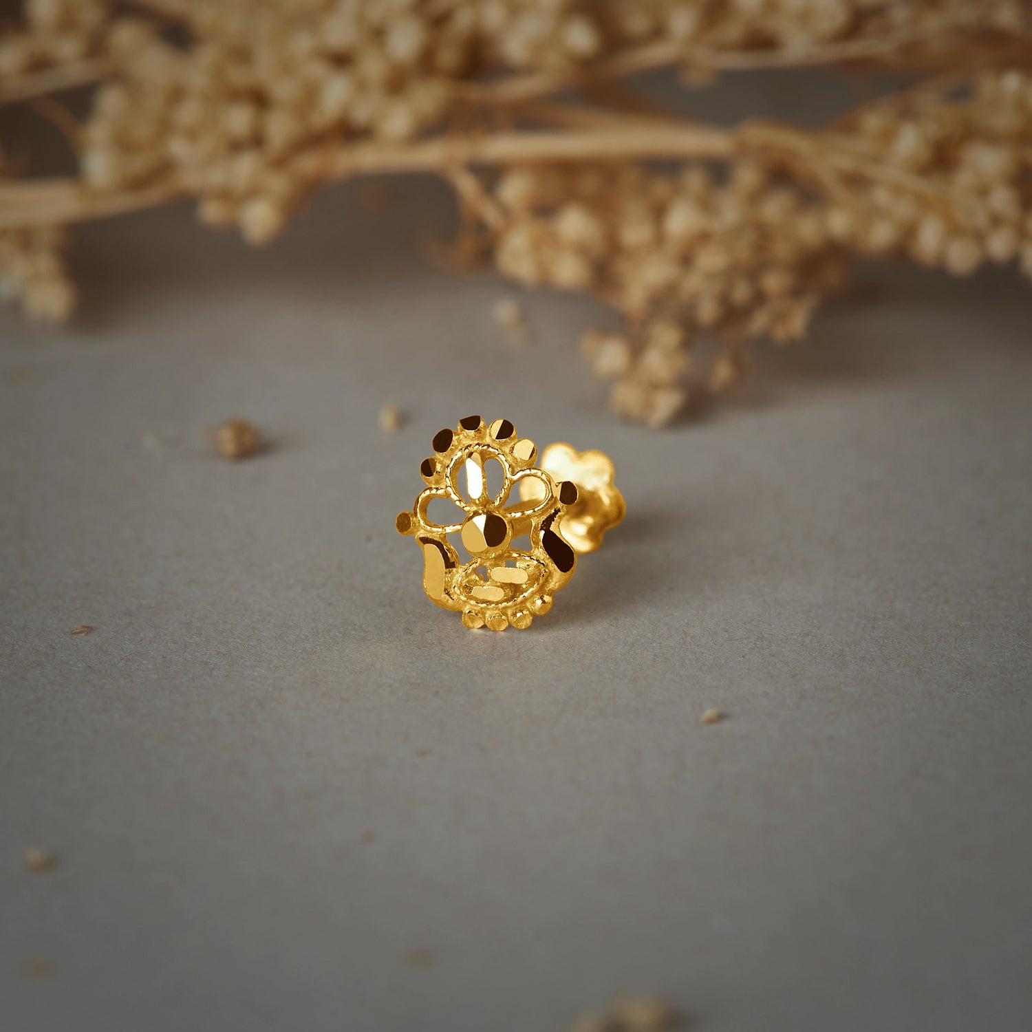 Prism Loop Gold Nose Pin – Simple 18K Nose Pin Gold Design for Women