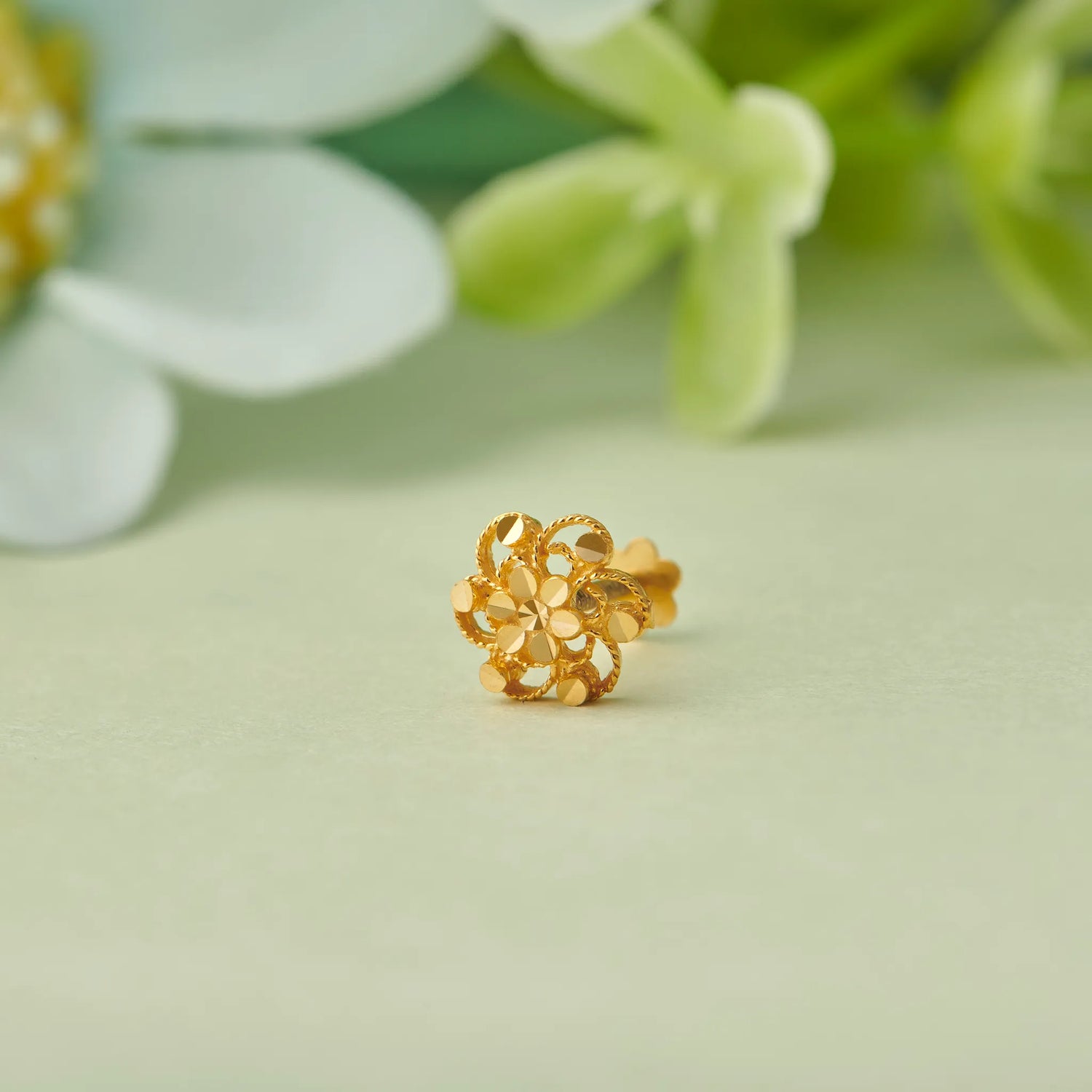 Radiant Filigree Gold Nose Pin – Simple 18K Nose Pin Gold Design for Women