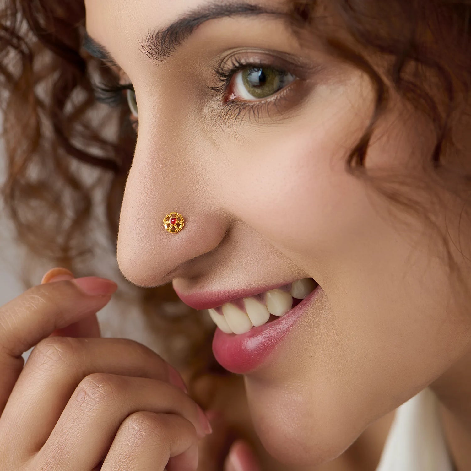 Rouge Loop 18K Red Enamel Centre Gold Nose Pin For Women