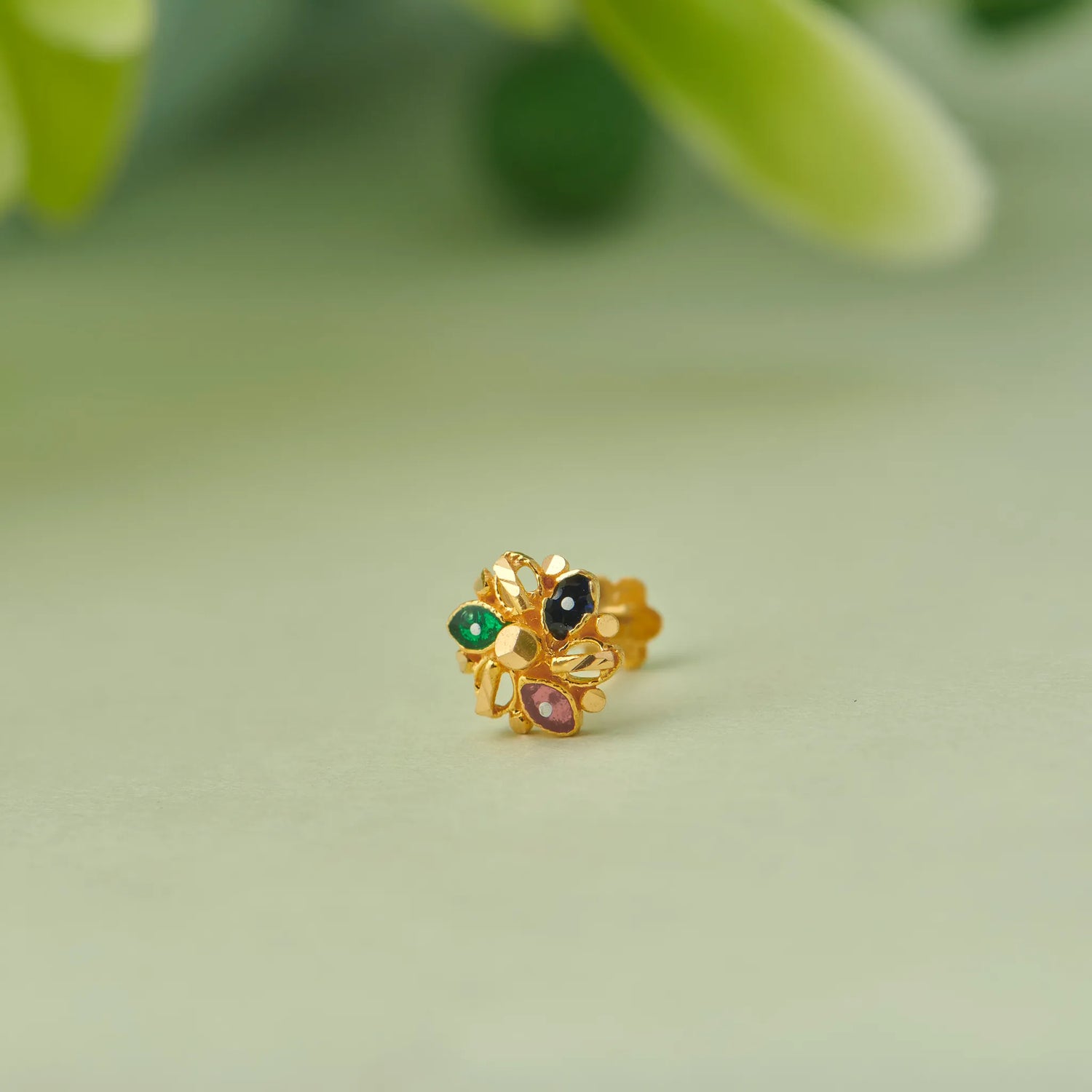 Trine Prism Gold Nose Pin – Simple 18K Nose Pin Gold Design for Women