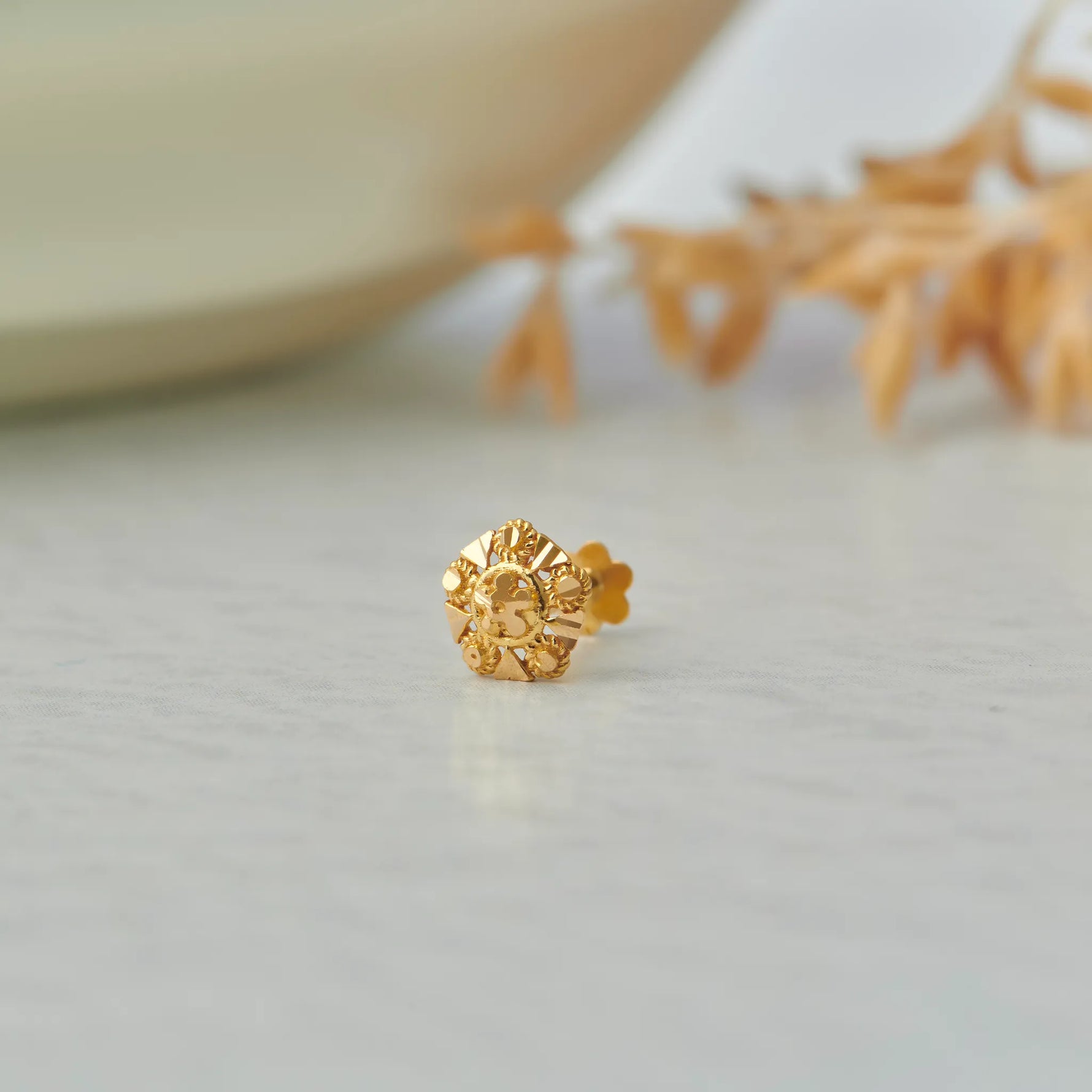 Aurea Starlet 18K Handcrafted Nose Pin Gold Design For Female