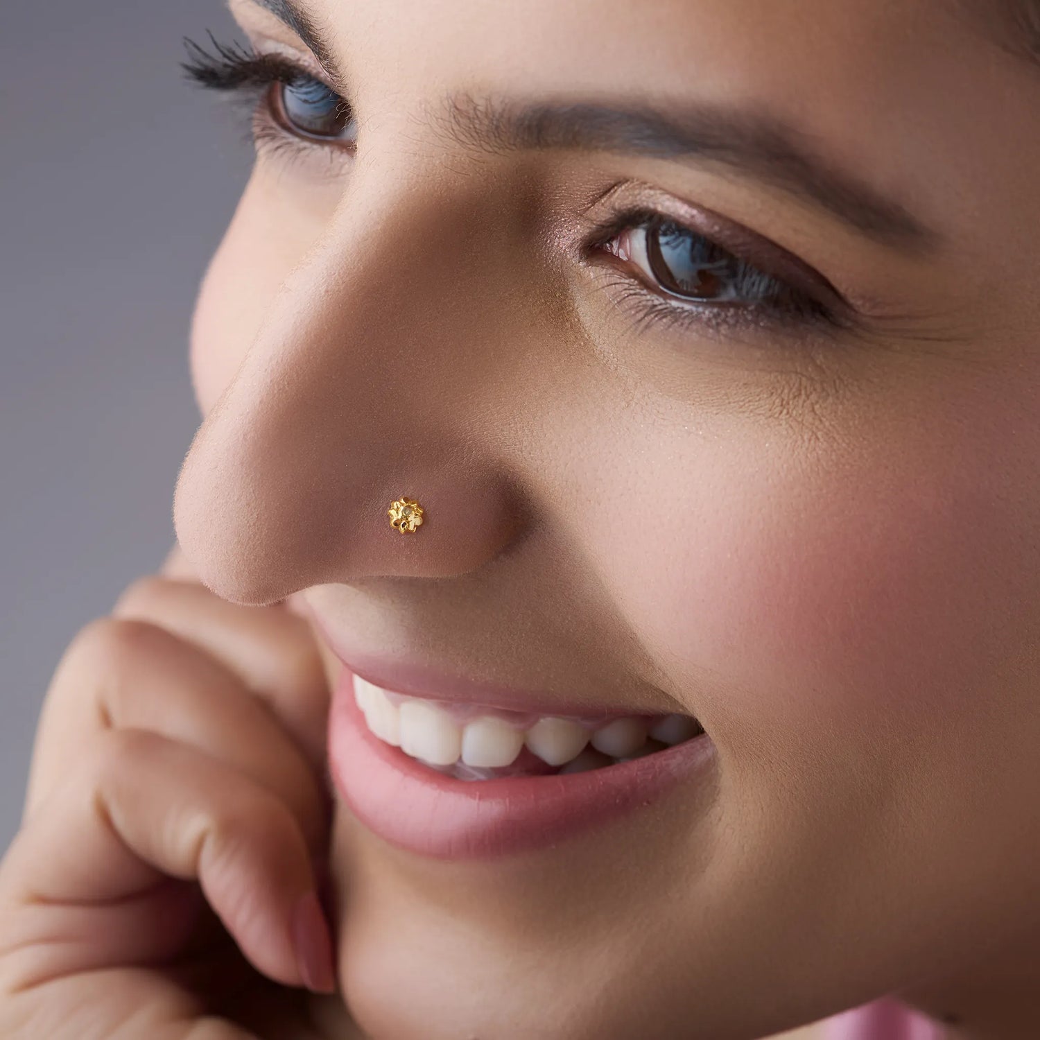 Gold Cluster Gold Nose Pin – Simple 18K Nose Pin Gold Design for Women