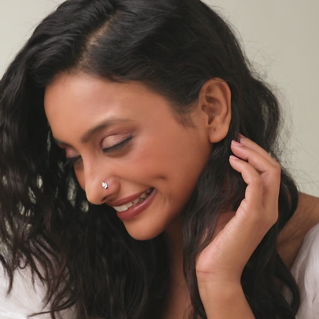 Floral Swirl Nose Pin Gold With Diamond For Women Online